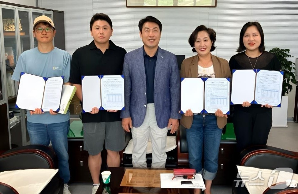 단양관광공사가 지역 소상공인과 업무협약을 맺었다.(단양관광공사 제공, 재판매 및 DB금지)/뉴스1