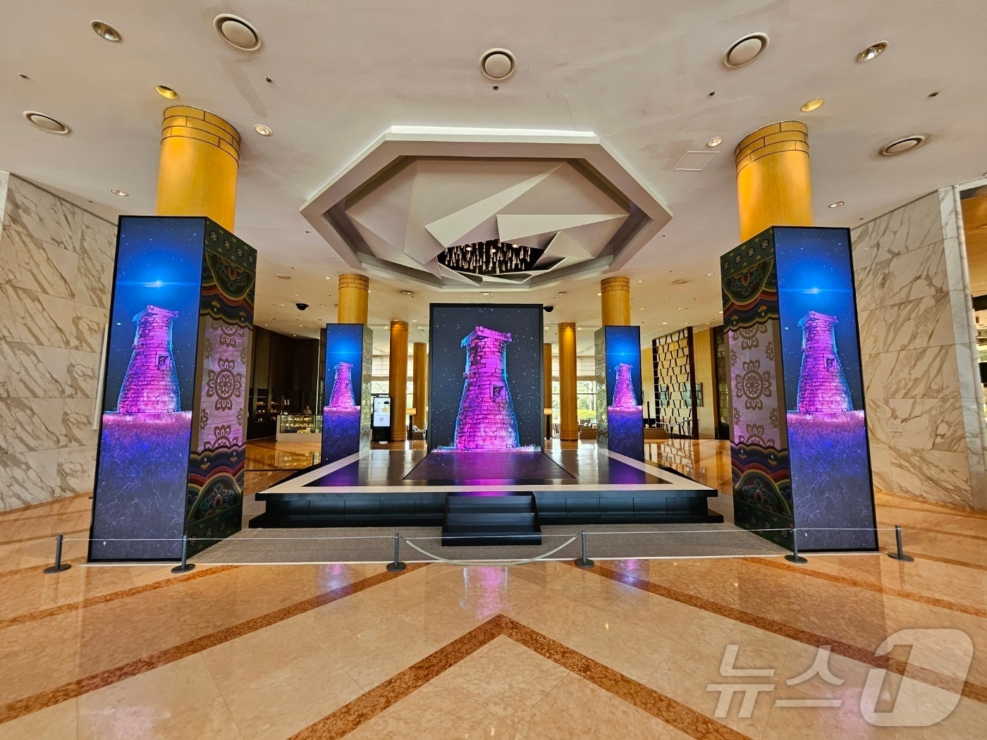 경북도는 25일 경주 힐튼호텔 중앙로비에서 특별전시 ‘빛으로 피어나는 신라’를 개최한다.(경북도 제공, 재판매 및 DB 금지) ⓒ News1 김대벽기자