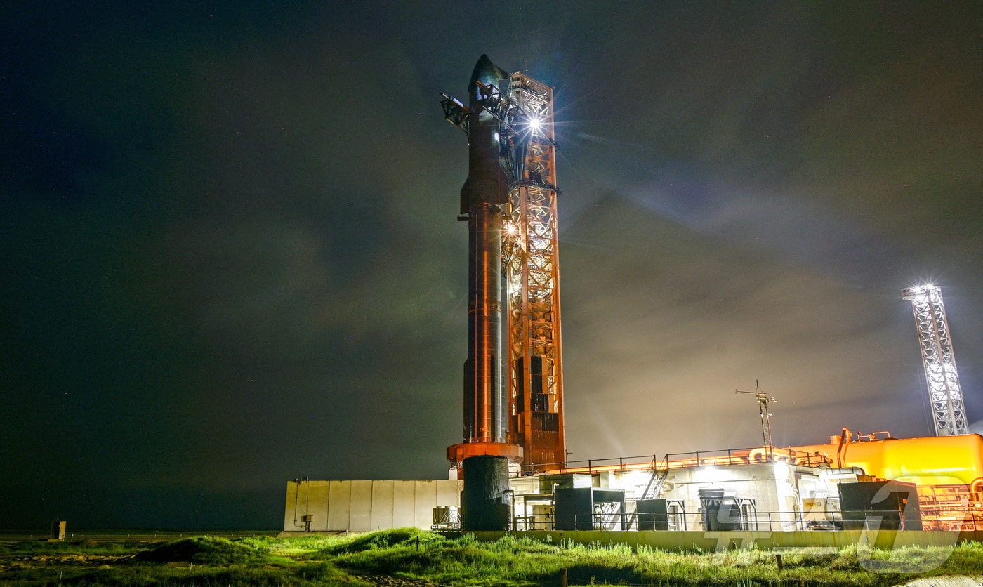 "머스크 스페이스X 기업가치 최대 1180조원...오픈AI보다 높아" - 뉴스 썸네일 이미지