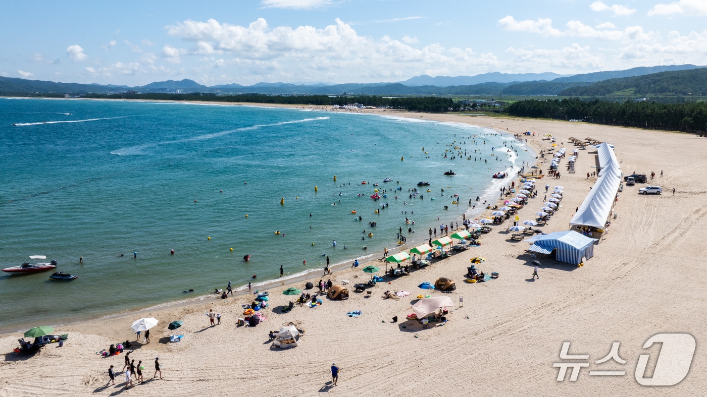 경북 영덕군 병곡면 고래불 해수욕장 모습. ( 영덕군제공, 재판매 및 DB금지) 2025.8.25/뉴스1
