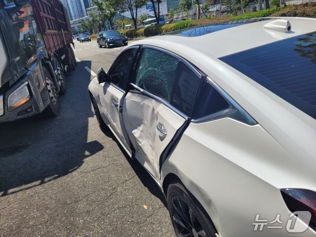 사고 승용차량.(부산 연제경찰서 제공. 재판매 및 DB금지)