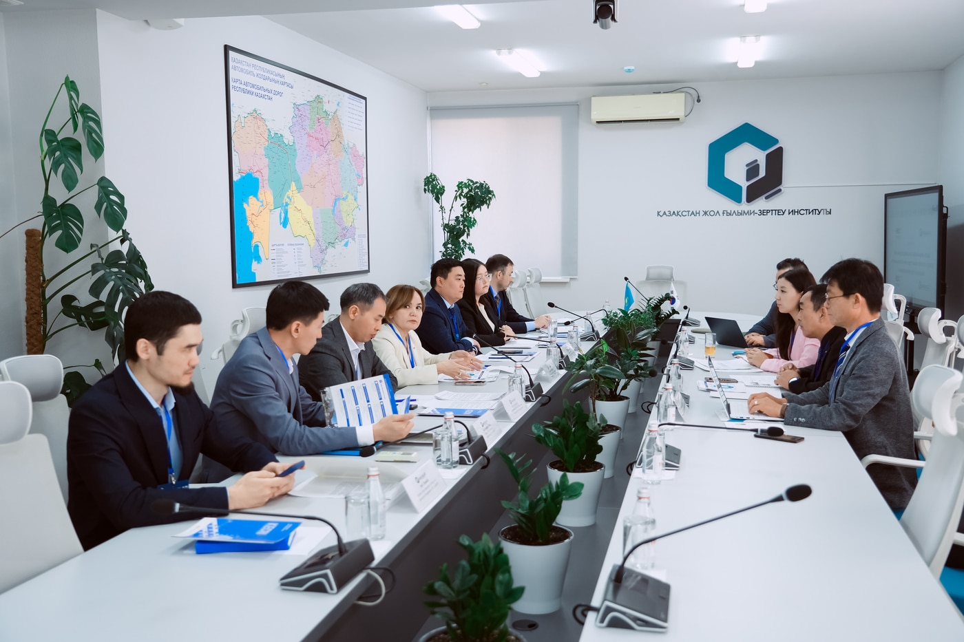 한국도로공사 카자흐스탄 도로 협력 MOU 모습.(한국도로공사 제공)