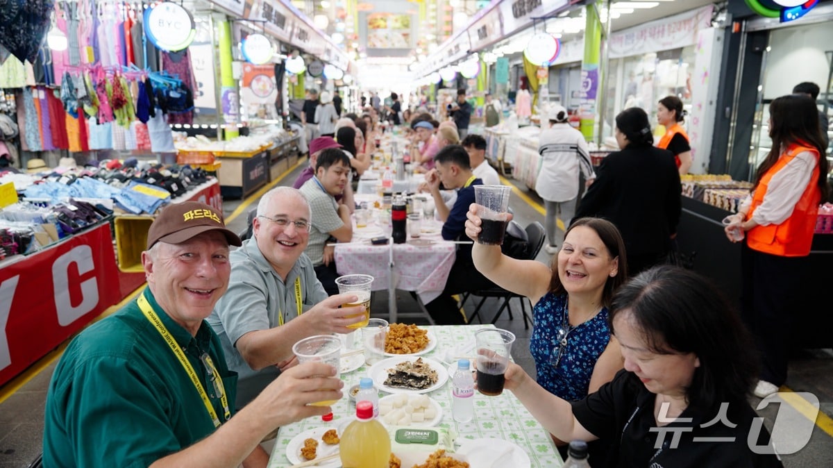 광주 경안시장이 29~30일 특별한 여름 야간 축제 '비어 나이트'를 개최한다.(광주시 제공)
