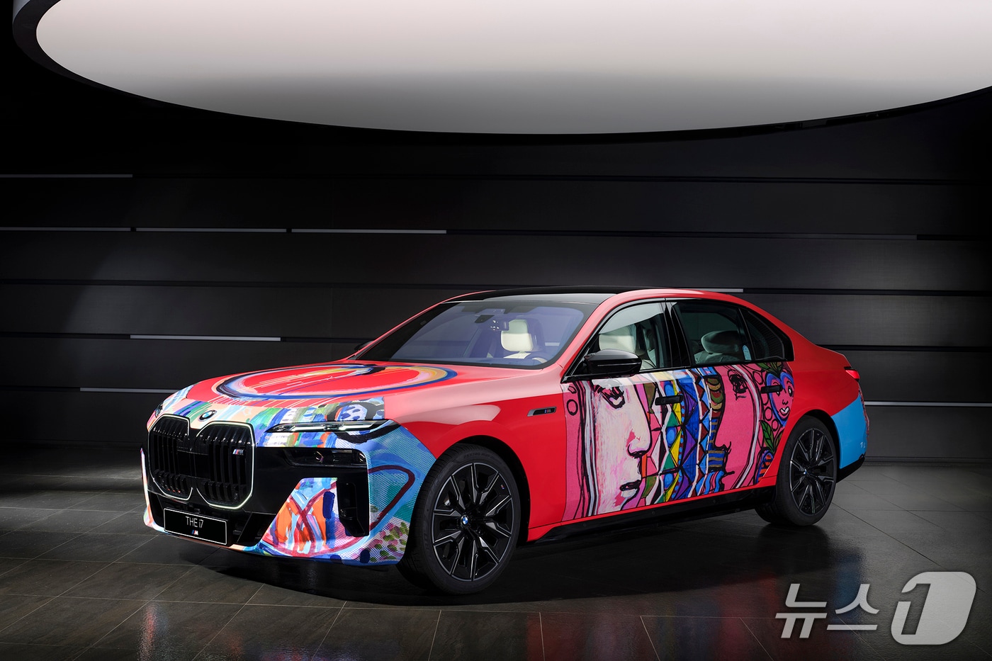 BMW가 이건용 작가와 협업해 제작한 i7 작품 (BMW 제공)