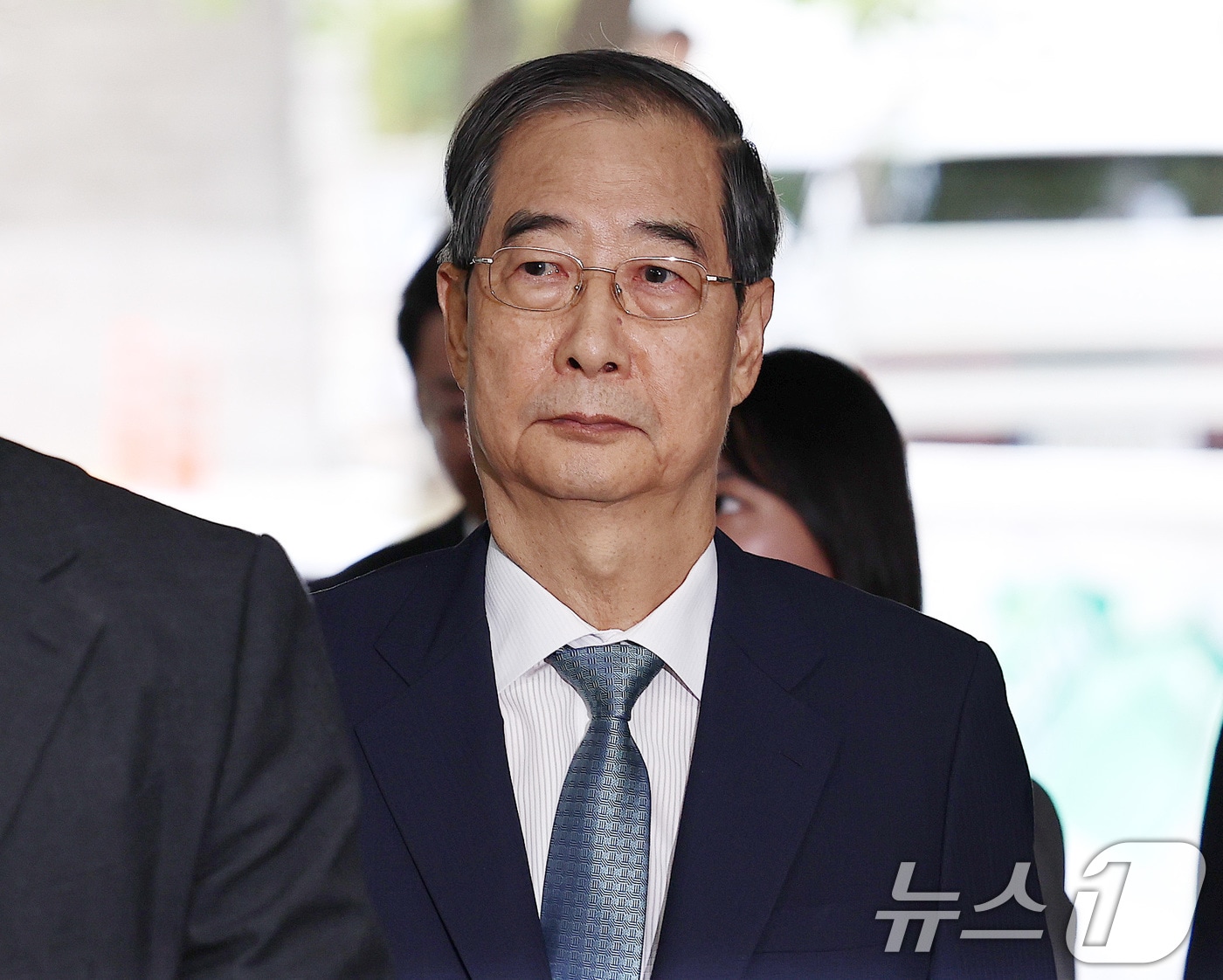 12·3 비상계엄 과정에서 윤석열 전 대통령의 내란 행위를 방조한 혐의를 받는 한덕수 전 국무총리가 27일 오후 서초구 서울중앙지방법원에서 열린 구속 전 피의자 심문(영장실질심사)에 출석하고 있다. 2025.8.27/뉴스1 ⓒ News1 구윤성 기자