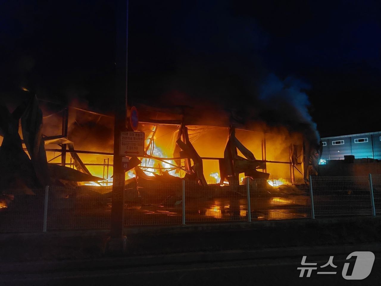 화재 현장. (경기도소방재난본부 제공. 재판매 및 DB 금지) 2025.8.28/뉴스1