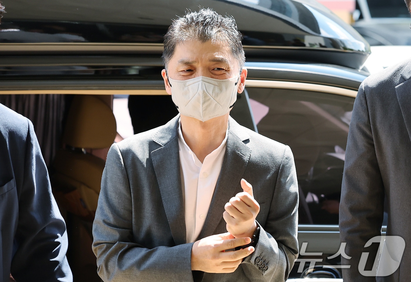 SM엔터테인먼트 시세조종 공모 의혹을 받는 김범수 카카오 창업자가 29일 오후 서울 양천구 남부지법에서 열린 결심공판에 출석하고 있다. 2025.8.29/뉴스1 ⓒ News1 장수영 기자