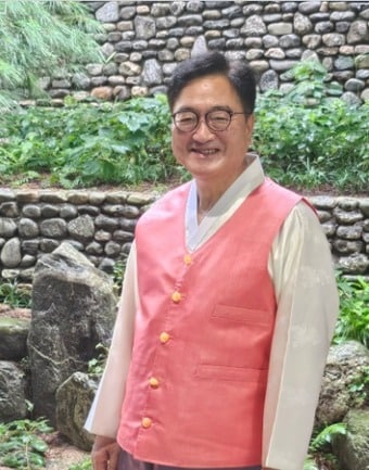 한복 입은 우원식 국회의장. (우 의장 페이스북)