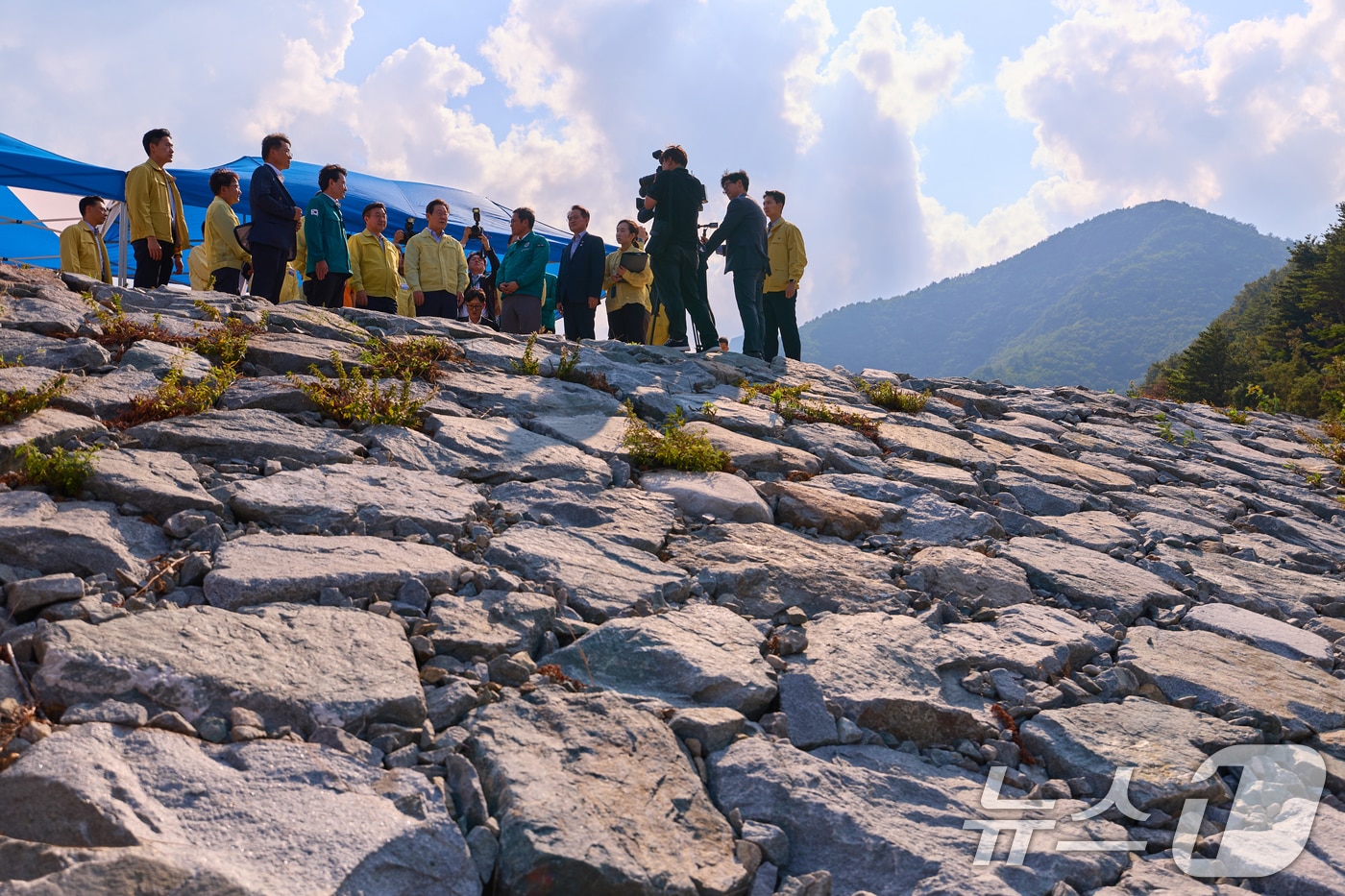 이재명 대통령이 강원 강릉시 성산면 오봉저수지를 방문해 가뭄 피해 상황 등을 점검하고 있다. ⓒ News1 허경 기자