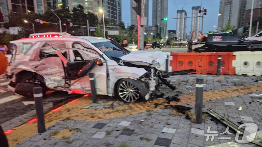 천안 불당동 교통사고. (천안서북소방서 제공. 재판매 및 DB금지)