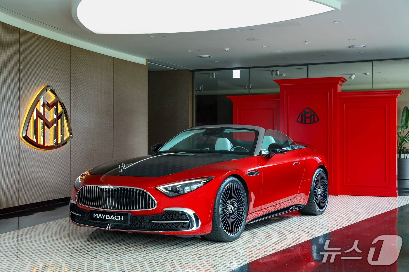  한성자동차 청담 전시장, ‘메르세데스-마이바흐 SL 680 모노그램 시리즈’ 특별 전시 &#40;한성자동차 제공&#41; 