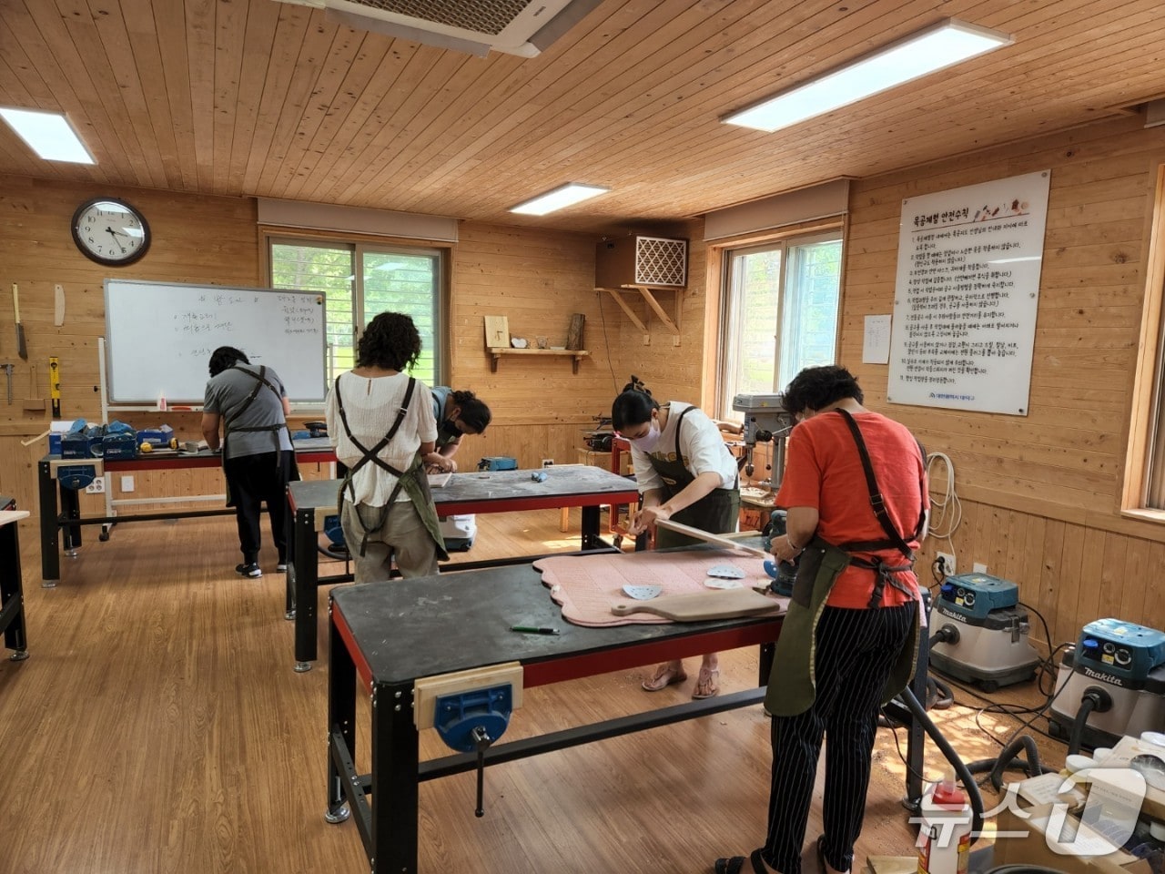 대청목재문화체험장에서 목재 문화 체험 모습.(대덕구 제공. 재판매 및 DB금지)/뉴스1