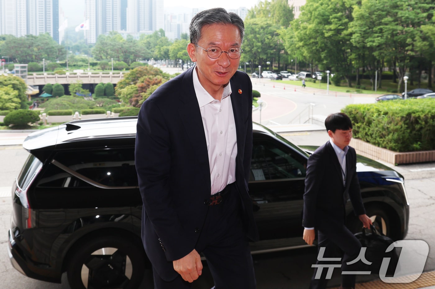 정성호 법무부 장관이 지난 7일 오전 경기 과천시 정부과천청사 법무부로 출근을 하고 있다. (자료 사진. 기사 내용과 무관함) 2025.8.7/뉴스1 DB