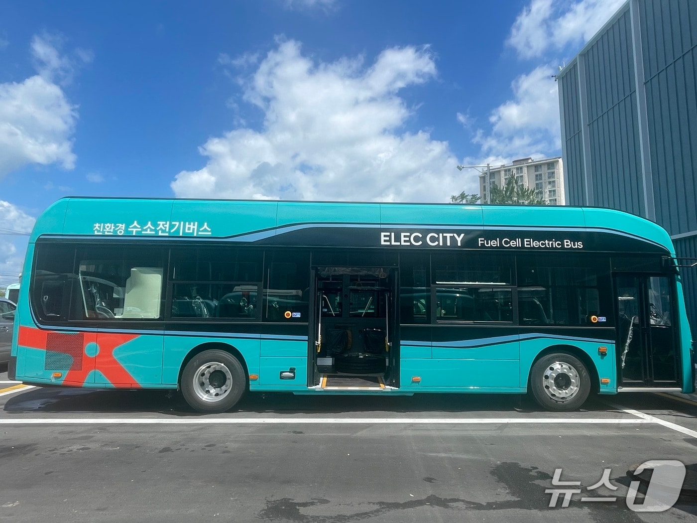 강원 춘천시가 도입한 수소버스.(춘천시 제공, 재판매 및 DB금지)