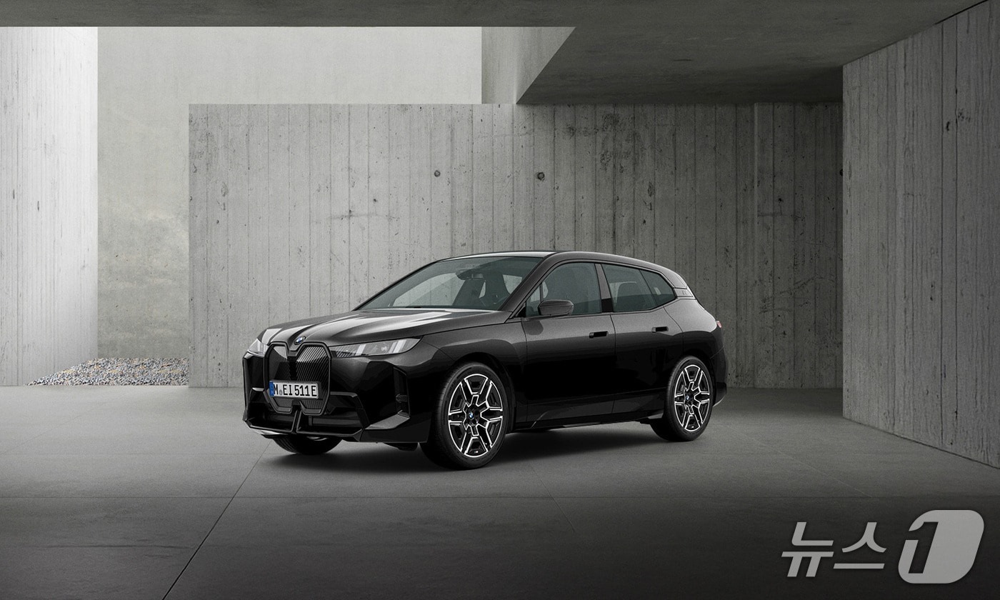 BMW 뉴 iX xDrive45 M 스포츠 퍼스트 에디션 