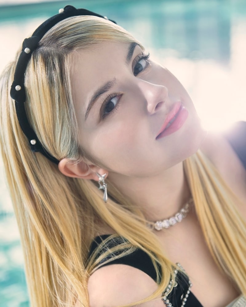 비춰 출신 KG 크라운