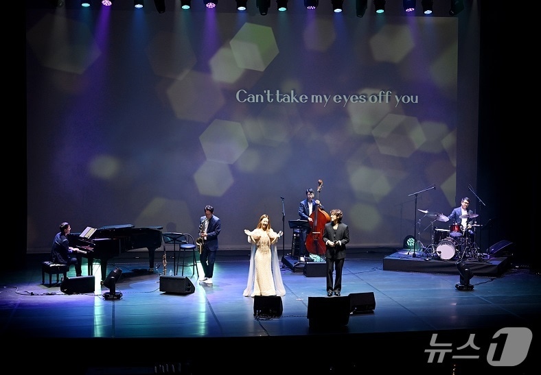 지난달 30일 파주시 문산행복센터 대공연장에서 재개관 기념 기획공연 '다시, 문산에서 노래하다'가 열렸다. (파주시 제공, 재판매 및 DB금지)