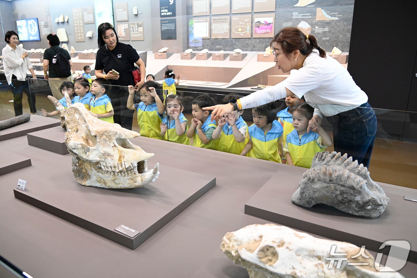 대구 달성화석박물관을 찾은 아이숲어린이집 원아들.&#40;대구 달성군 제공.재판매 및 DB 금지&#41;