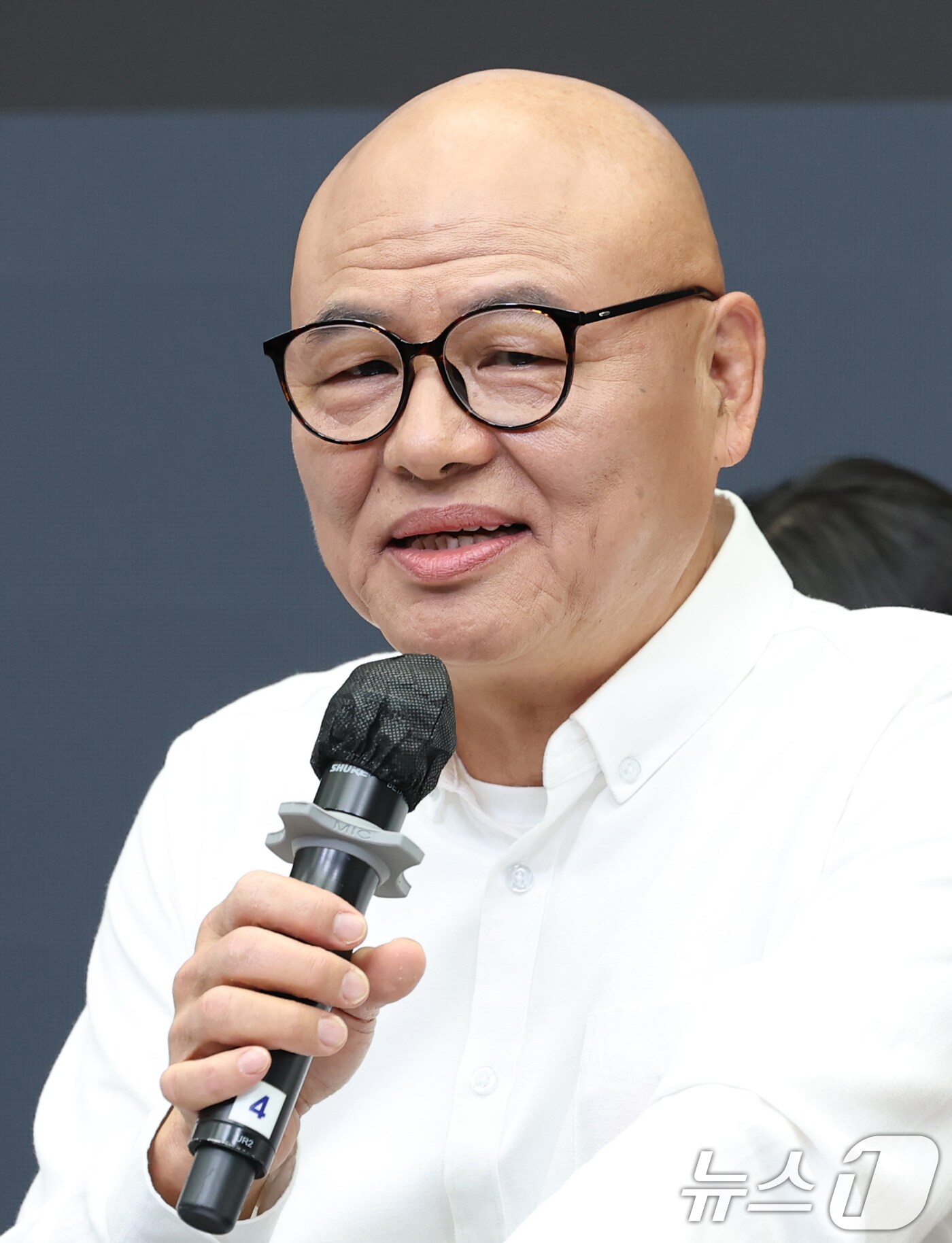 소경홍(Su Keng Hung) 대표가 1일 오후 서울 용산구 썸머스타에서 열린 '비 마이 보이즈(B:MY BOYZ)' 데뷔 그룹 YUHZ(유어즈) 글로벌 기자회견에 참석해 인사말을 하고 있다. 2025.9.1/뉴스1 ⓒ News1 권현진 기자