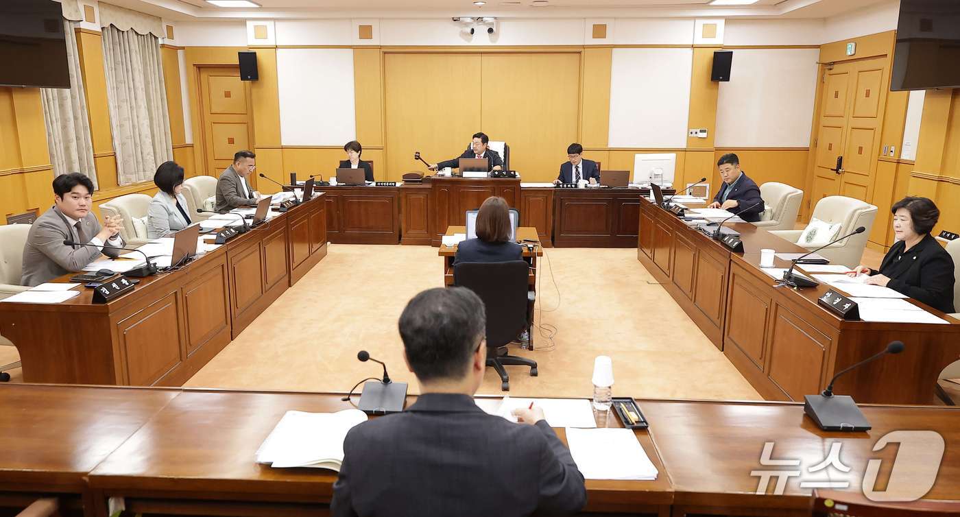 대전시의회 산업건설위원회 회의 모습.(대전시의회 제공. 재판매 및 DB금지)/뉴스1