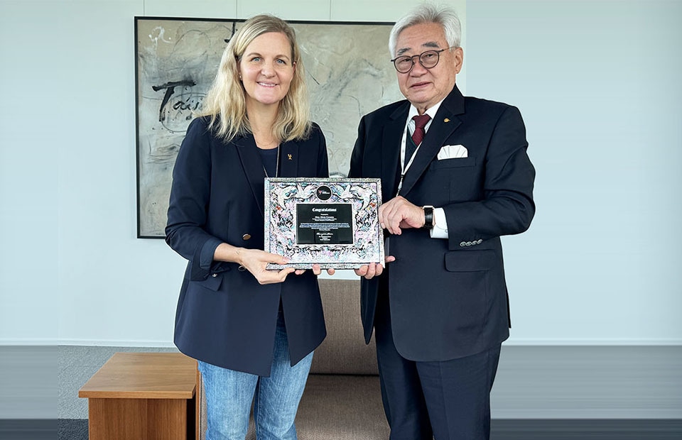 조정원 WT 총재&#40;오른쪽&#41;가 코번트리 IOC 위원장과 만나 협력을 논의했다. &#40;WT 제공&#41; 