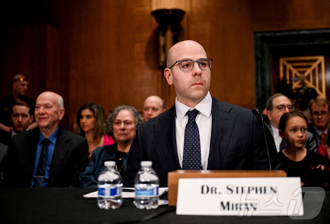 미국 연방준비제도 이사로 지명된 스티븐 마이런 백악관 경제자문위원회 의장이 지난 2월 27일(현지시간) 상원 은행·주택·도시위원회 인준 청문회에서 착석해 있다. 2025. 09. 10. ⓒ 로이터=뉴스1