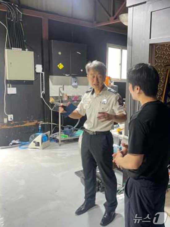 경북 포항남부소방서가 공유 킥보드 수거·충전업체에 철저한 안전관리를 당부했다. (포항남부소방서 제공, 재판매 및 DB금지) 2025.9.11/뉴스1