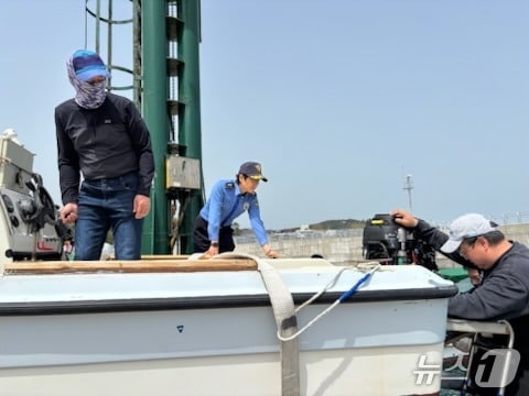 울산해양경찰서는 가을철 수상레저 안전사고 예방을 위해 동력수상레저기구 무상점검 서비스를 진행하고 있다.(울산해양경찰서 제공. 재판매 및 DB금지)/뉴스1