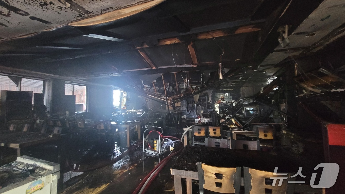 화재가 발생한 식당 내부(제주소방안전본부 제공.재판매 및 DB금지)/뉴스1