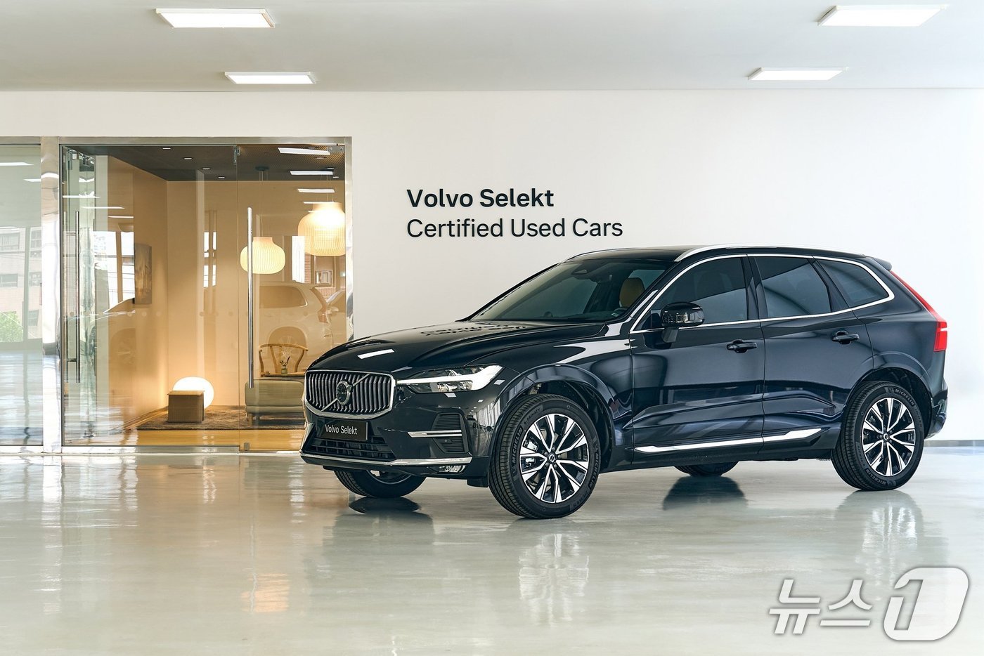 볼보 셀렉트(SELEKT) 성수 전시장(볼보코리아 제공)