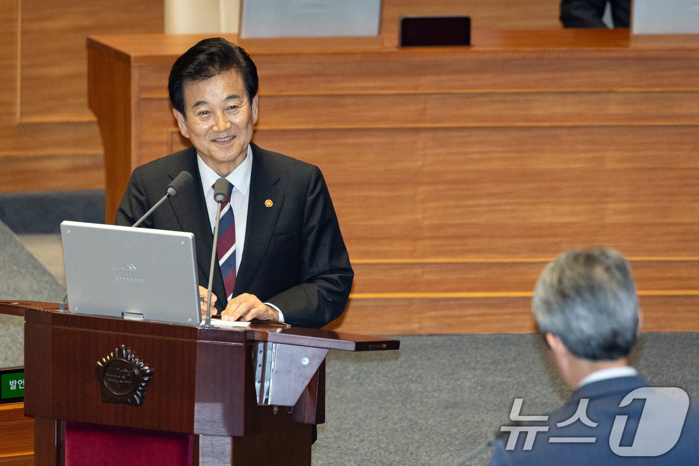 정동영 통일부 장관이 16일 서울 여의도 국회에서 열린 제429회 국회(정기회) 제6차 본회의에서 이인영 더불어민주당 의원의 외교·통일·안보에 관한 질문에 답하고 있다. 2025.9.16/뉴스1 ⓒ News1 유승관 기자