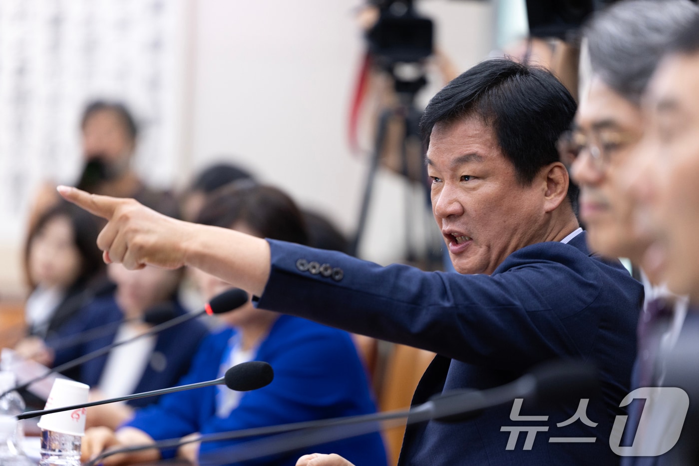 지난 9월 16일 서울 여의도 국회에서 열린 제429회국회(정기회) 법제사법위원회 제4차 전체회의에서 국민의힘 곽규택 의원 발언에 강하게 항의하고 있는 박균택 더불어민주당 의원. 2025.9.16/뉴스1 ⓒ News1 이승배 기자