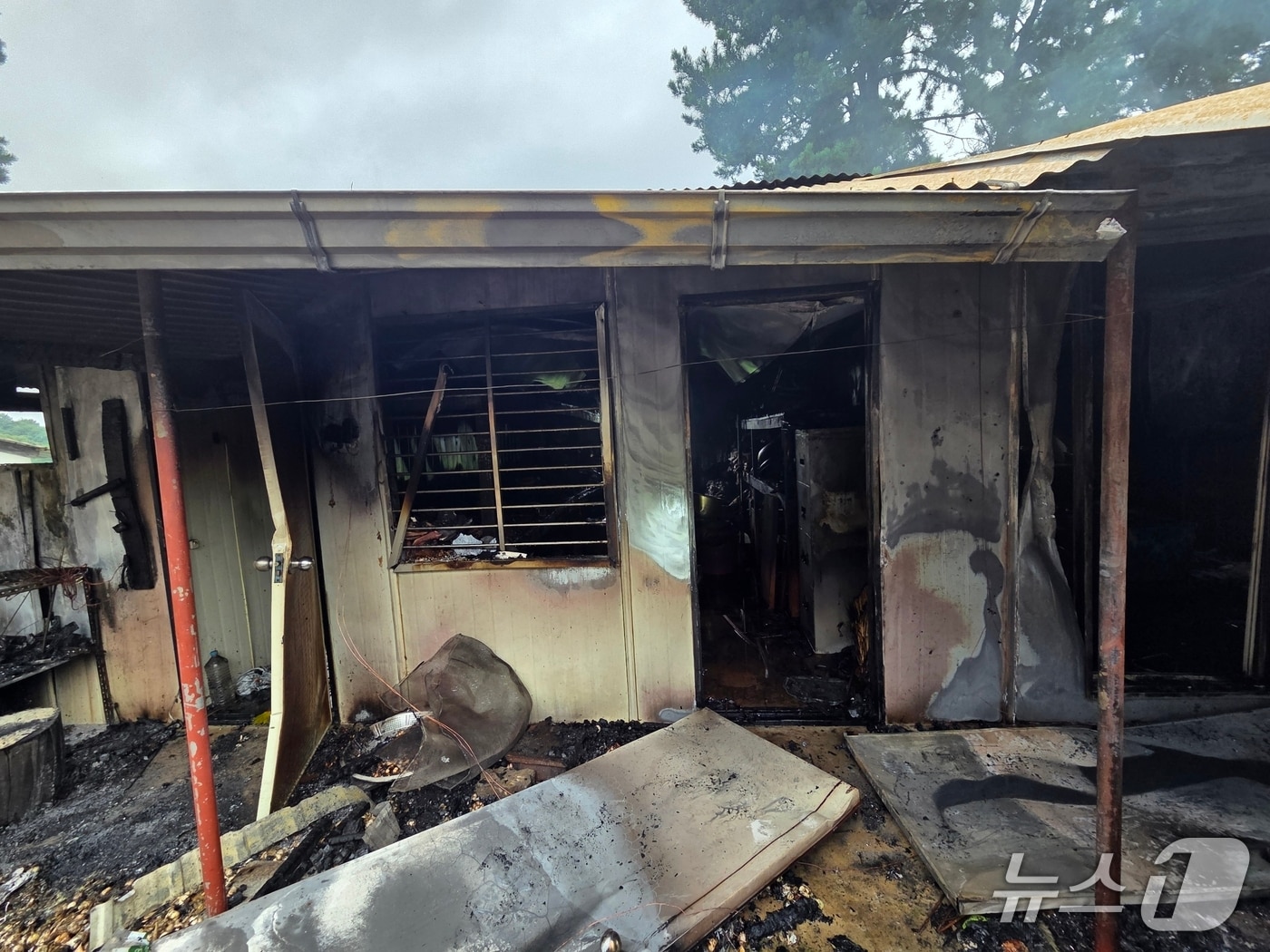 서천 마서면 단독주택 화재 현장. (서천소방서 제공, 재판매 및 DB금지) / 뉴스1