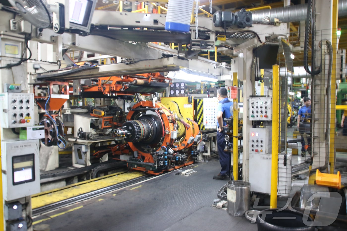 지난 5월 발생한 화재로 생산이 중단됐던 금호타이어 광주공장의 시험가동 모습. &#40;금호타이어 제공, 재배포 및 DB 금지&#41;/뉴스1