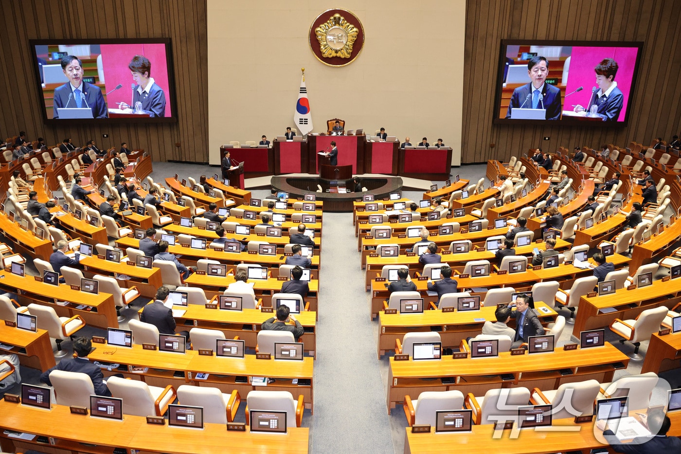 제429회국회(정기회) 제7차 본회의에서 대정문질의가 진행되고 있는 모습. 2025.9.17 ⓒ 뉴스1 신웅수 기자