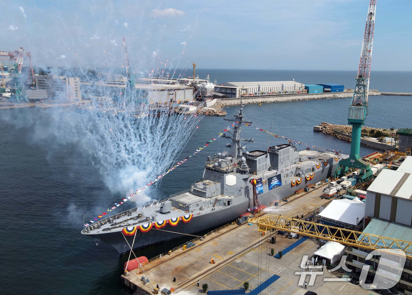 HD현대중공업이 건조해  진수한 8200톤급 최첨단 이지스구축함(KDX-III Batch-II) 2번함인 ‘다산정약용함’. (HD현대중공업 제공. 재판매 및 DB 금지) 2025.9.17 ⓒ 뉴스1 조민주 기자