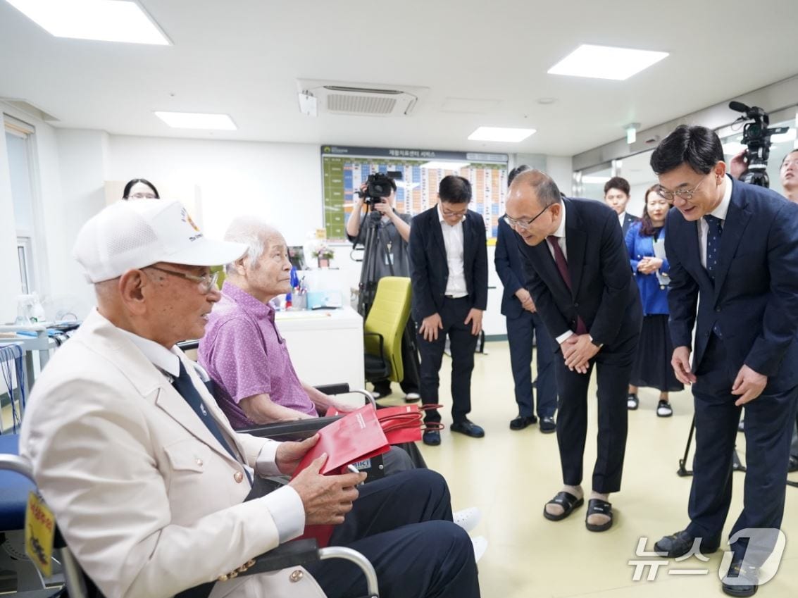 한국보훈복지의료공단과 국립공원공단이 지난 16일 원주보훈요양원에서 광복 80주년 기념 협업 행사를 함께 열었다. (한국보훈복지의료공단 제공. 재판매 및 DB금지) 2025.9.17/뉴스1