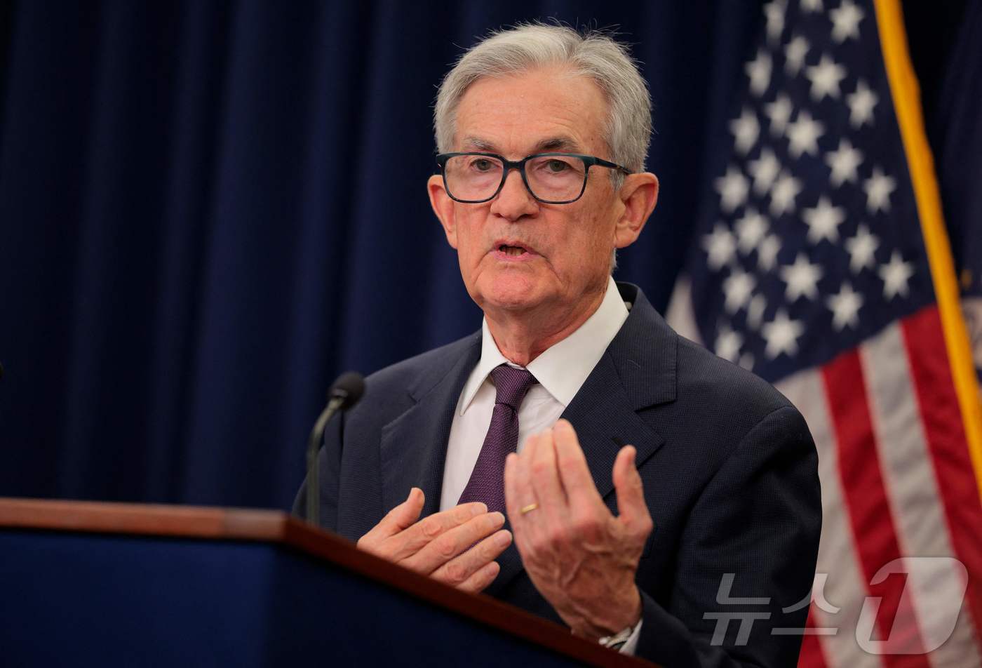 제롬 파월 연방준비제도(연준) 의장이 17일(현지시간) 기준금리를 0.25%포인트 인하한 회의를 마치고 기자회견에서 발언하고 있다. 2025.9.17 ⓒ AFP=뉴스1