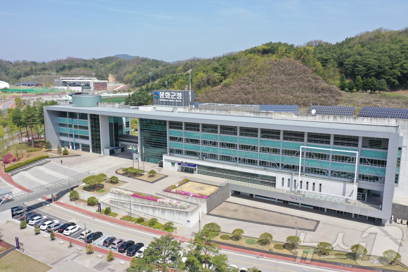 경북 봉화군이 지역경제 활성화와 소상공인 매출 증대를 위해 올 연말까지 봉화사랑상품권 특별 할인 판매한다.(봉화군 제공. 재판매 및 DB금지) /뉴스1