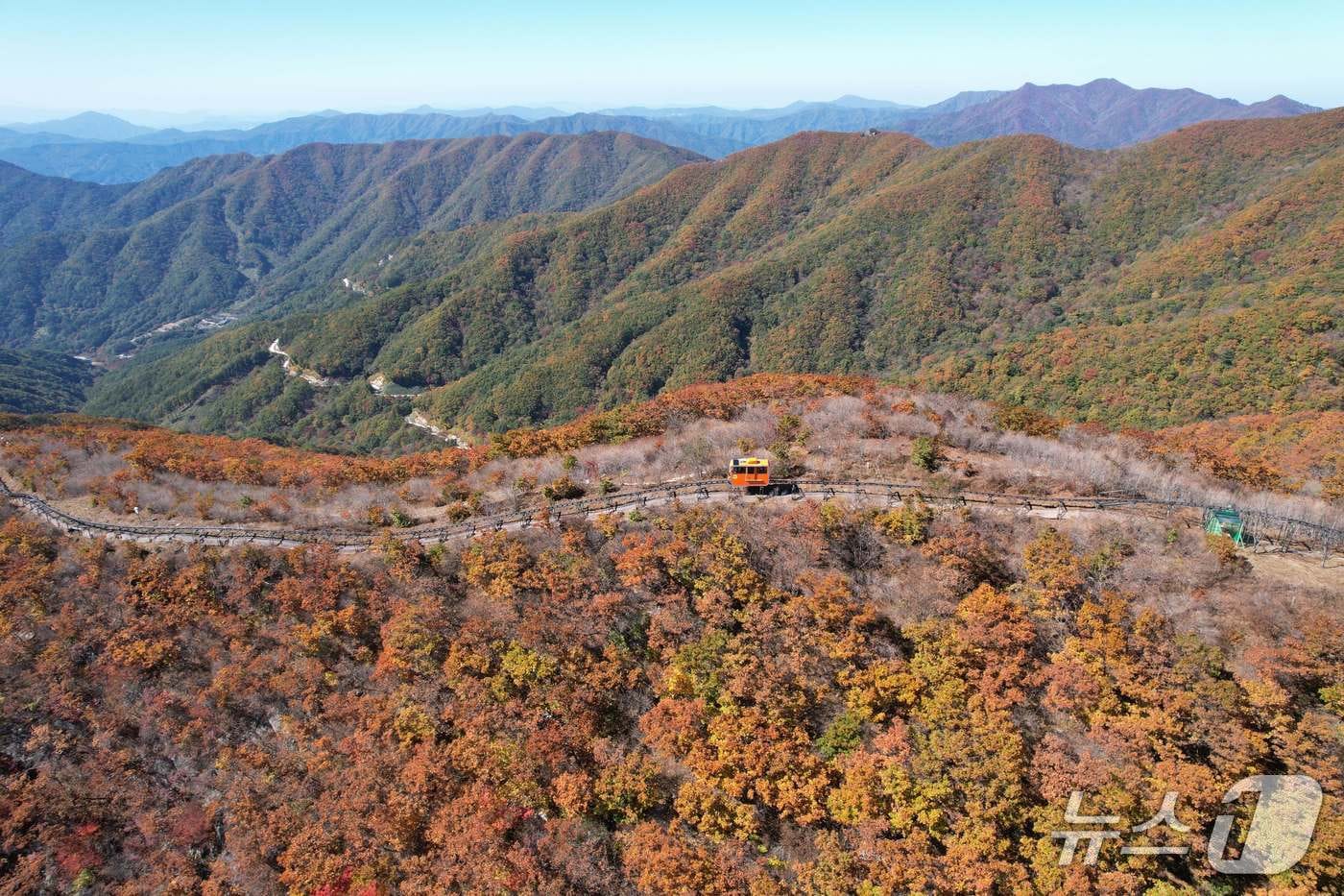함양 대봉산 휴양밸리 모노레일&#40;함양군 제공. 재판매 및 DB금지&#41;.