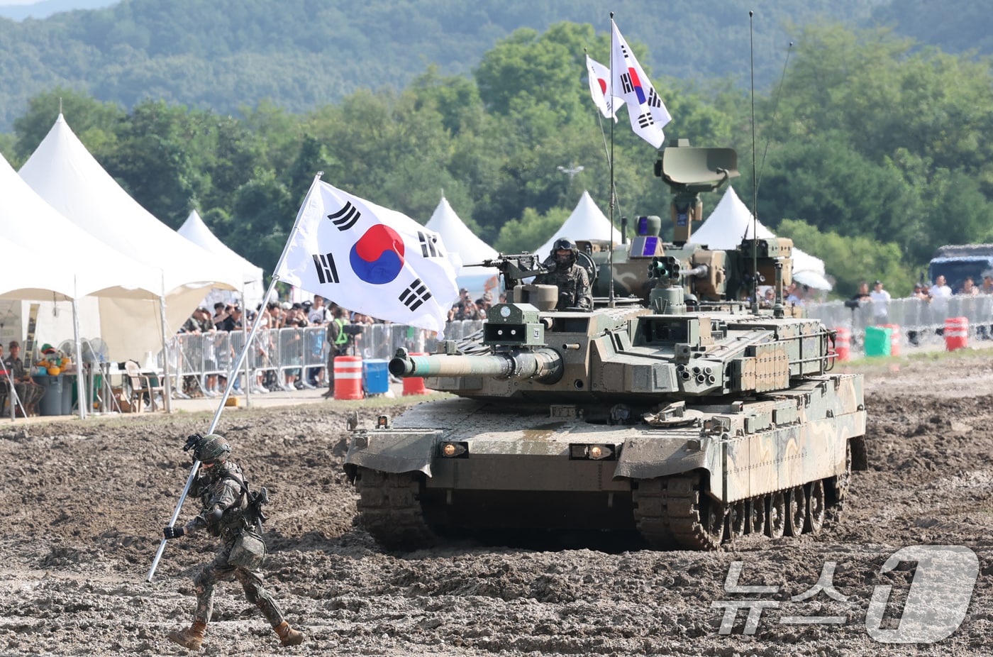  2025 계룡군문화축제·지상군페스티벌에서 제병협동전투시범이 펼쳐지고 있다. (사진은 기사 내용과 무관함)  2025.9.18.  ⓒ News1 /뉴스1 김기태 기자