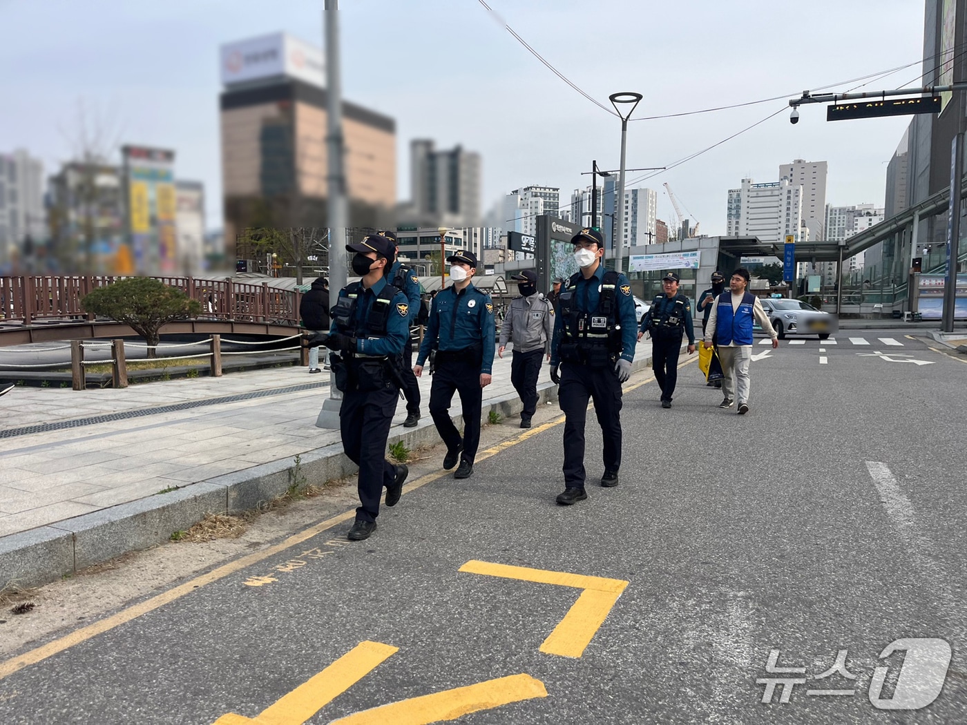 순찰 중인 경찰(경기북부경찰청 제공. 재판매 및 DB금지)/뉴스1