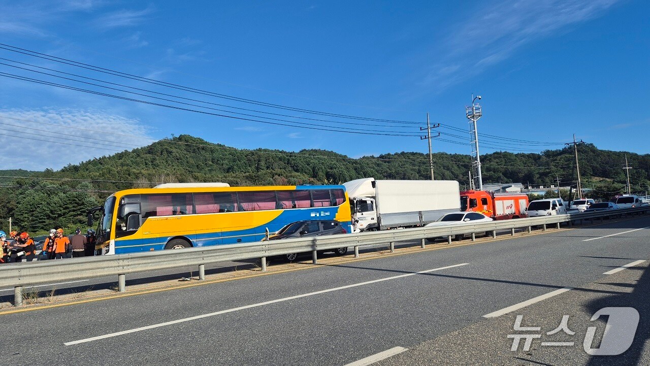 금산군 추부면 교통사고 현장. (금산소방서 제공, 재판매 및 DB금지) / 뉴스1
