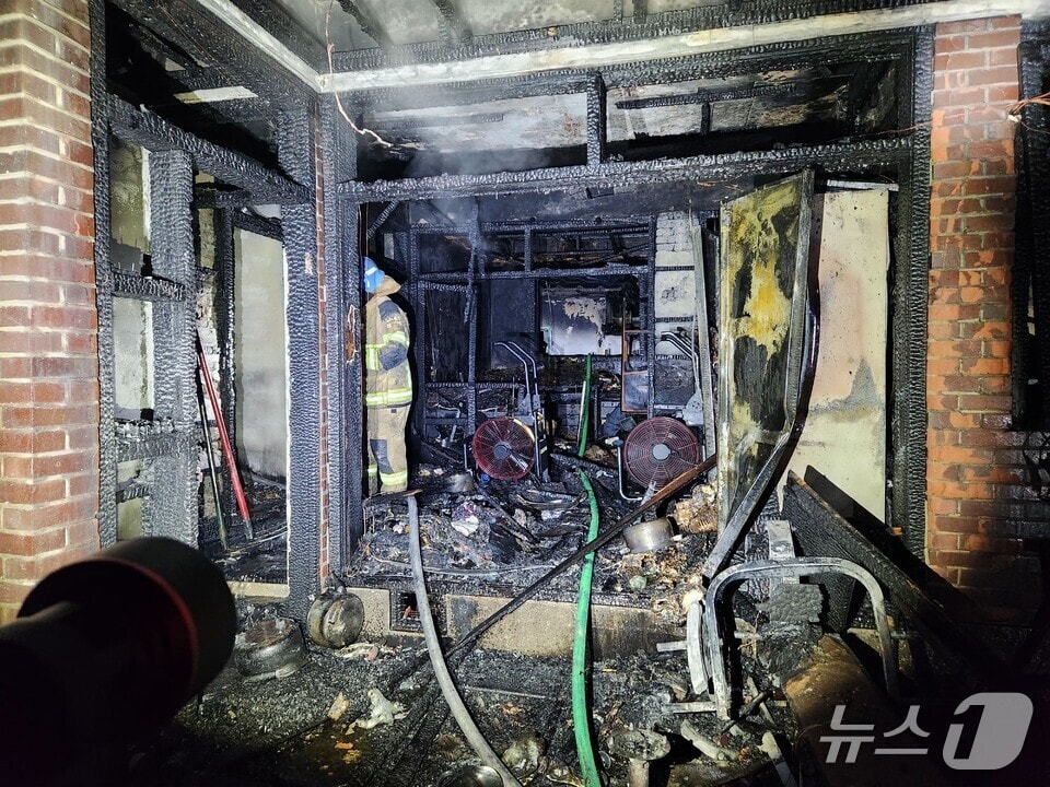 인천 부평구 단독주택 화재 현장 모습 (인천소방본부 제공.재판매 및 DB금지)