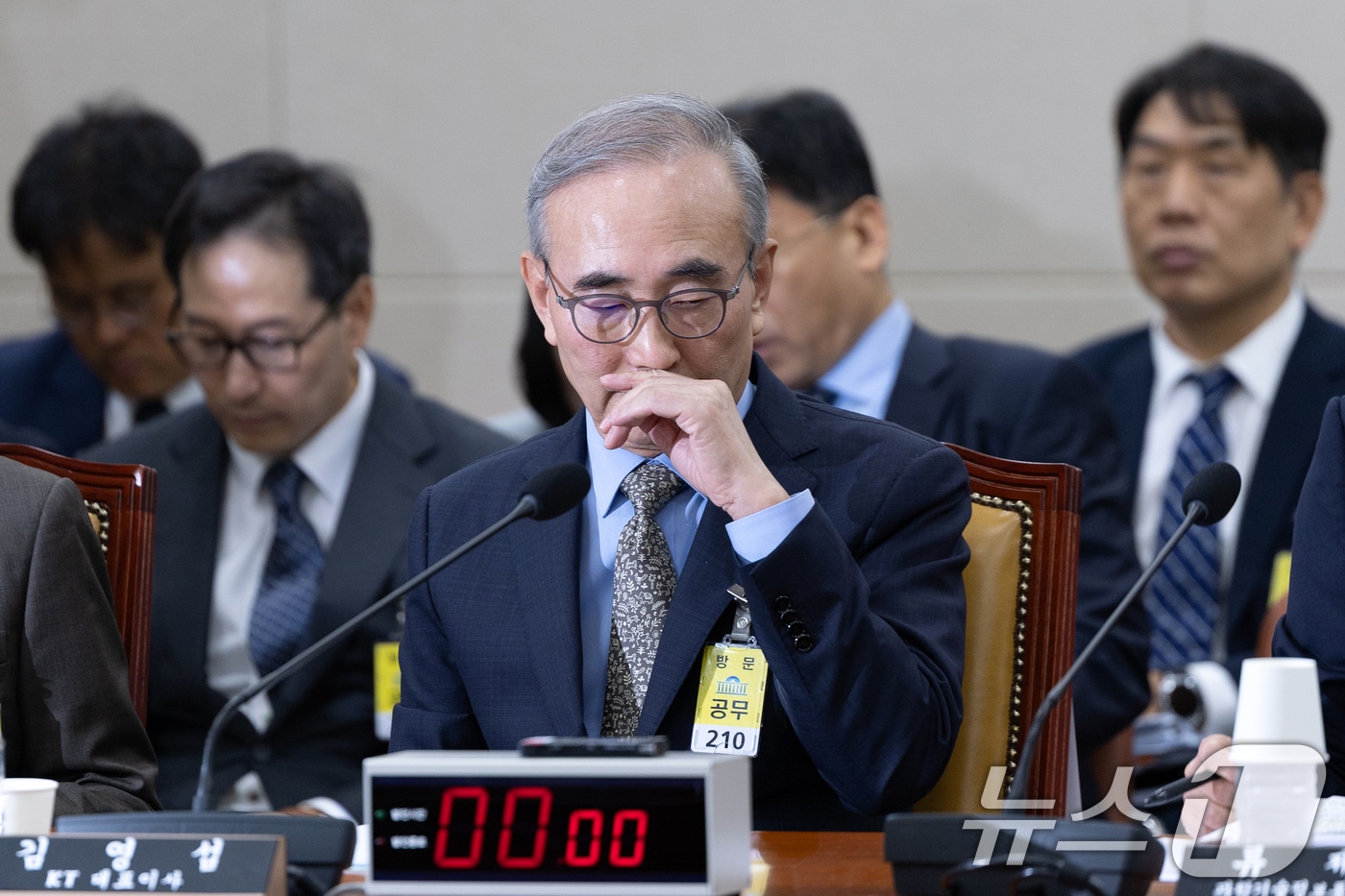김영섭 KT 대표이사가 24일 서울 여의도 국회 과학기술정보방송통신위원회에서 열린 대규모 해킹사고&#40;통신·금융&#41; 관련 청문회에 출석해 있다. 2025.9.24/뉴스1 ⓒ News1 이승배 기자