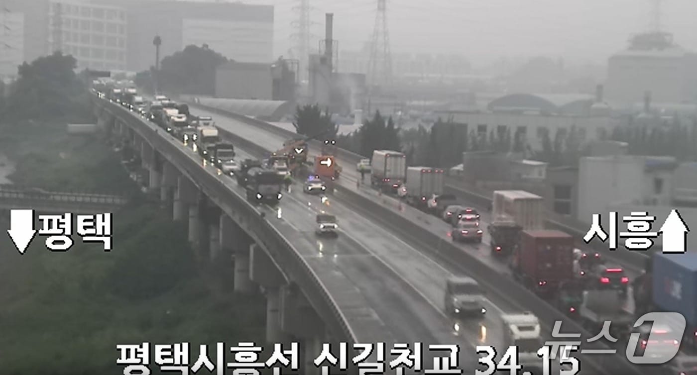 사고 현장. &#40;한국도로공사 CCTV 갈무리. 재판매 및 DB 금지&#41; 2025.9.24/뉴스1