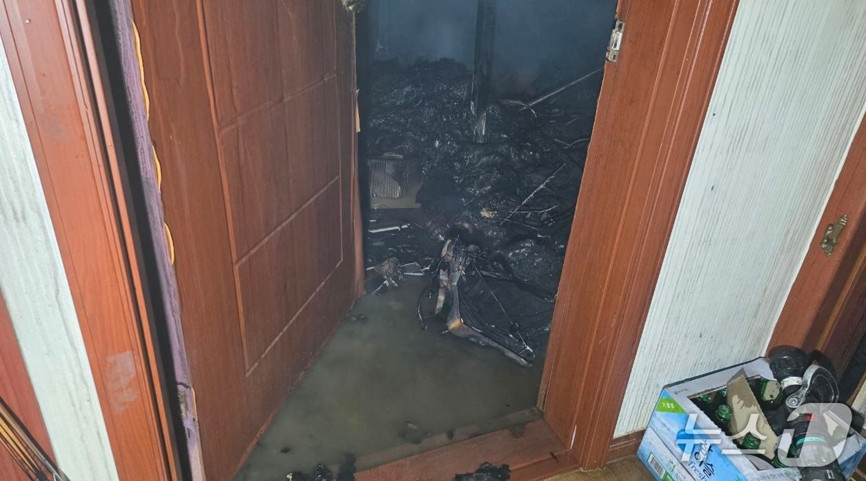 안산시 상록구 수암동 다세대주택 화재 현장.(경기도소방재난본부 제공. 재판매 및 DB금지)