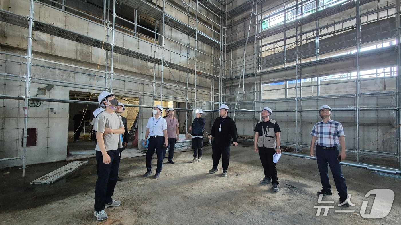 내년 개교 학교 공사현장 특별점검을 하고 있다.(부산시교육청 제공. 재판매 및 DB금지)