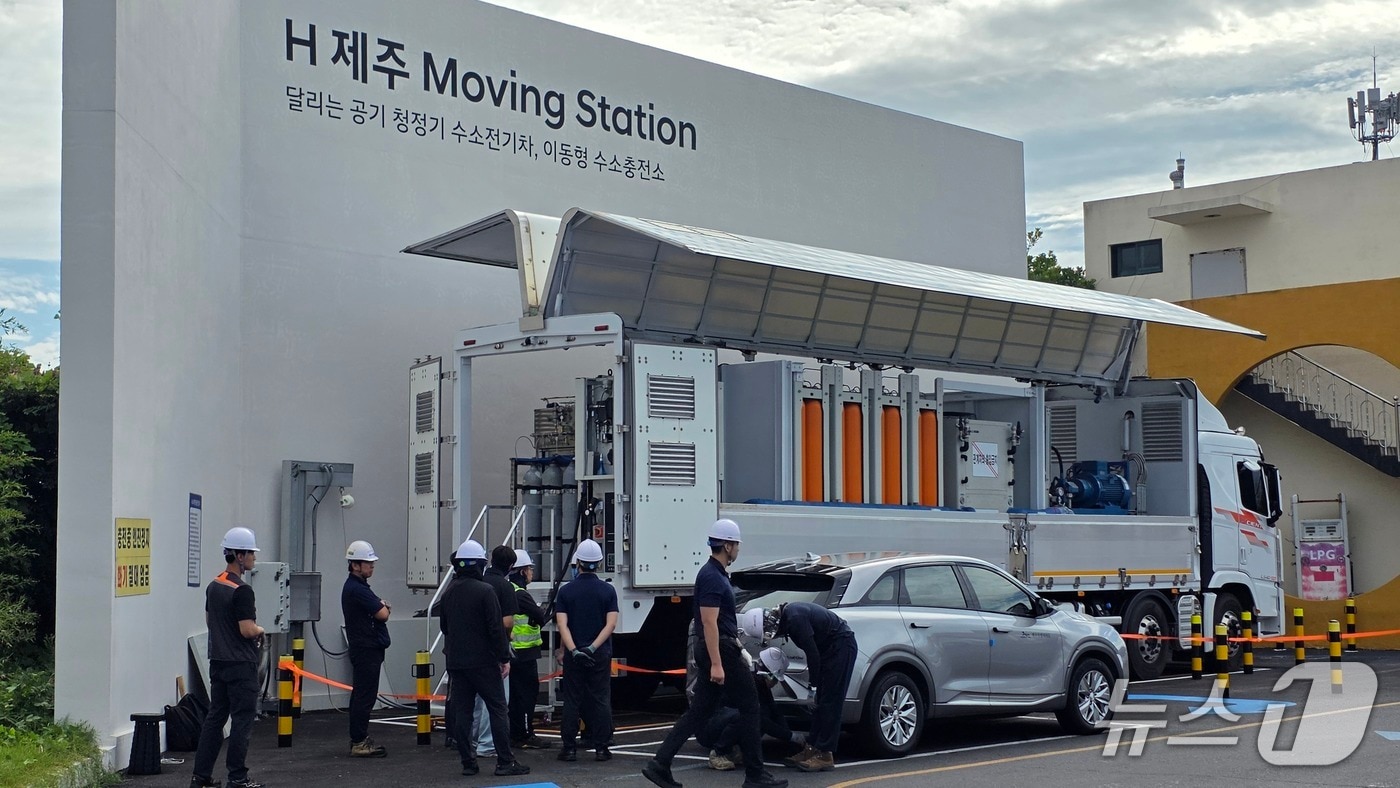 제주시 도두동 개인택시조합 액화석유가스(LPG) 충전소 부지에 설치된 제주 2호 이동형 수소 충전소.(제주특별자치도 제공, 재판매 및 DB 금지)