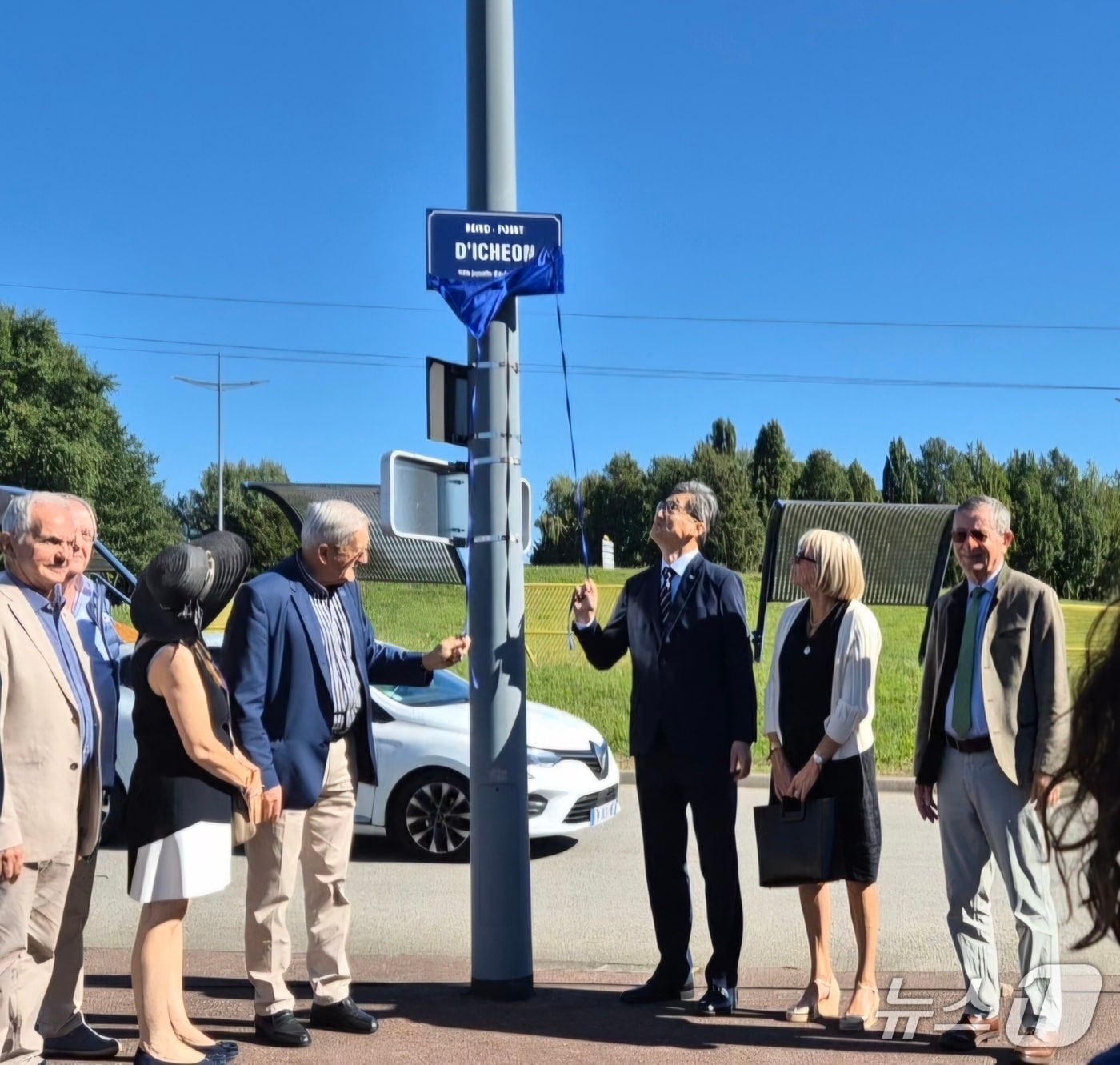 프랑스 리모주시에 세워진 &#39;이천 홍삐앙&#39; 재막식 때 모습.&#40;이천시 제공&#41;